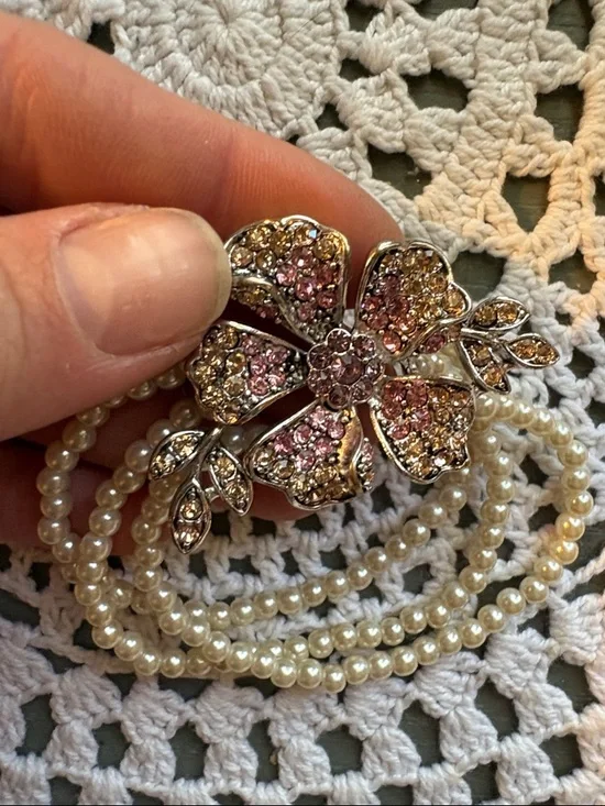 LC Lauren Conrad Pink Crystal Floral Pearl Bracelet - Picture 3 of 3